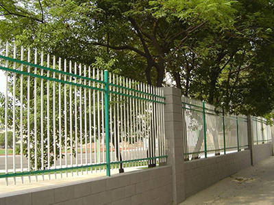 小區(qū)鋅鋼護(hù)欄圖片2