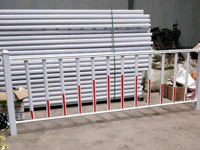 道路隔離護(hù)欄圖片2