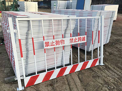 臨邊防護(hù)欄